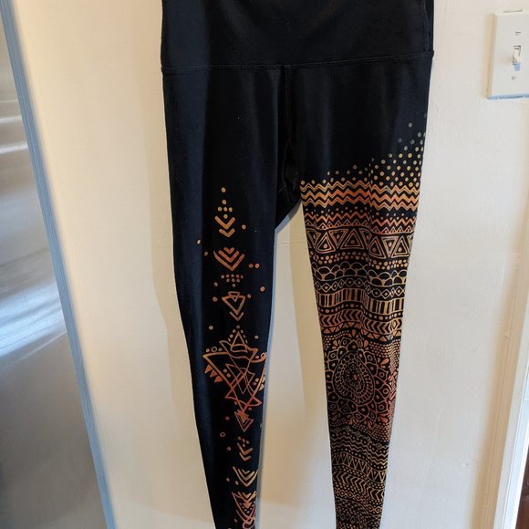 Mika Yoga Wear Henna Mandala contrast leggings - Picture 1 of 9